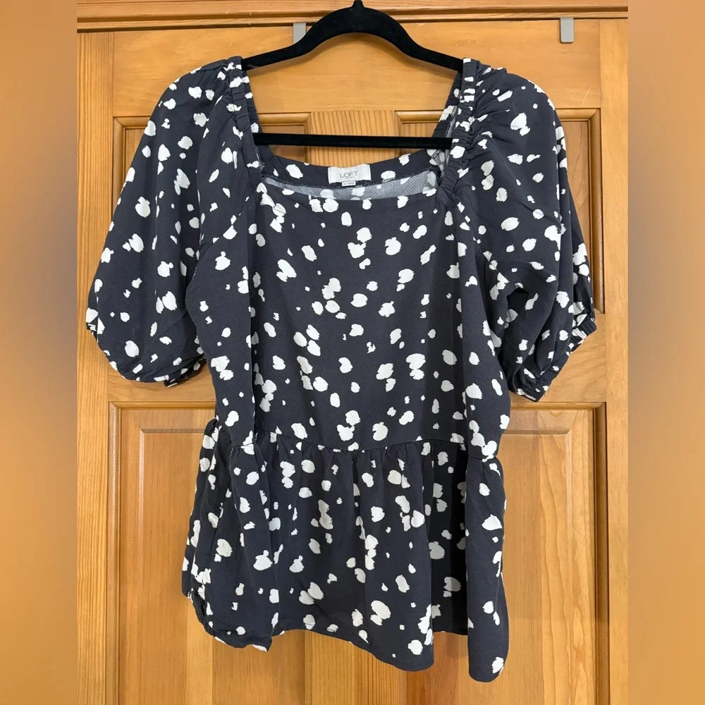 LOFT Outlet Black White Abstract Dot Peplum Top‎ Women’s Medium Puff Sleeve